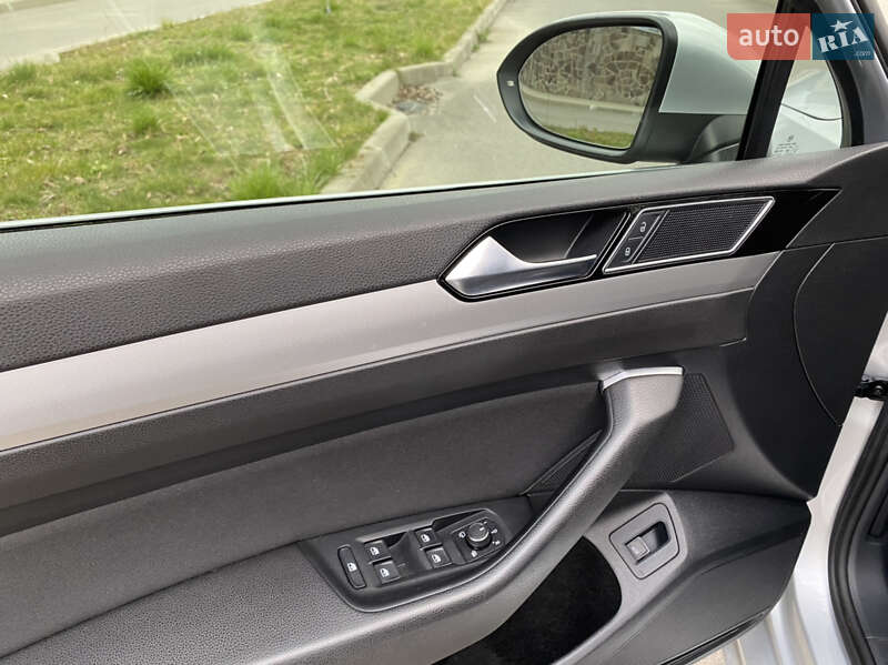 Универсал Volkswagen Passat 2018 в Мукачево