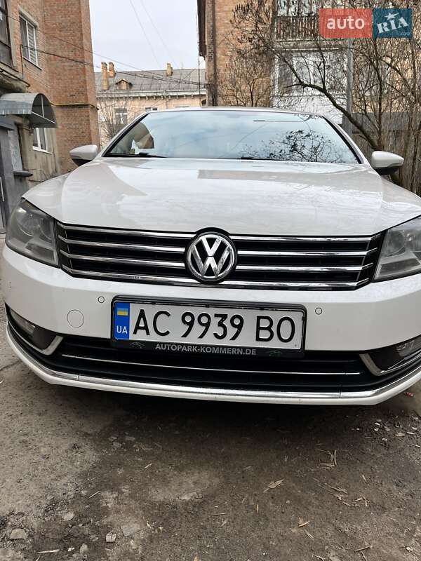 Седан Volkswagen Passat 2013 в Луцке