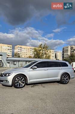 Універсал Volkswagen Passat 2015 в 