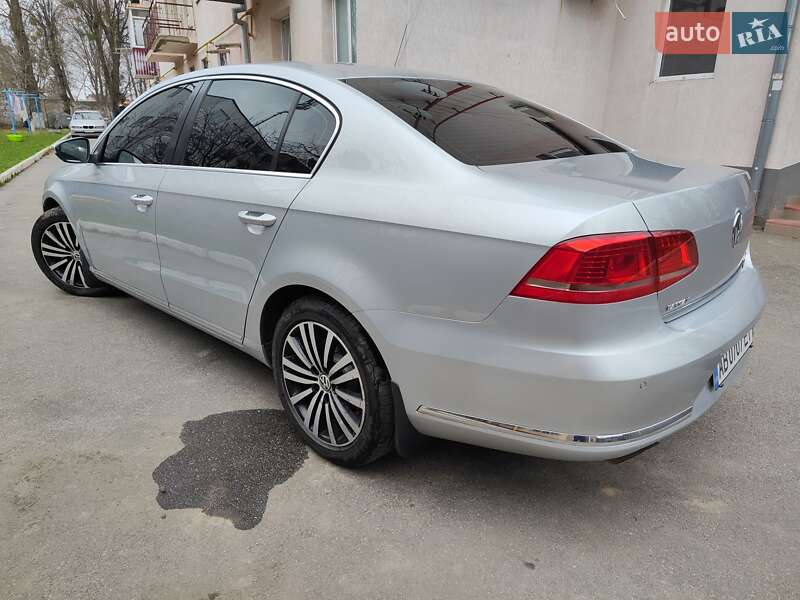 Седан Volkswagen Passat 2011 в Виннице