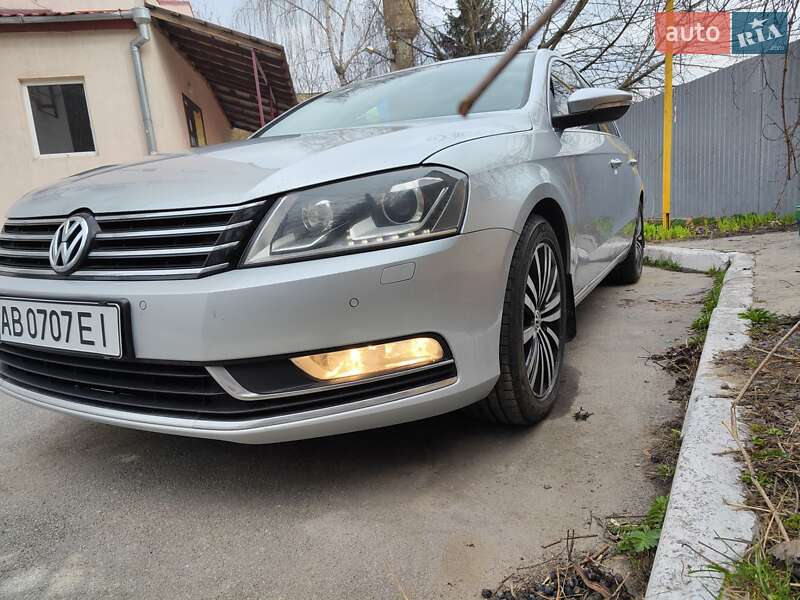 Седан Volkswagen Passat 2011 в Виннице