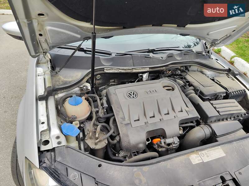 Седан Volkswagen Passat 2011 в Виннице