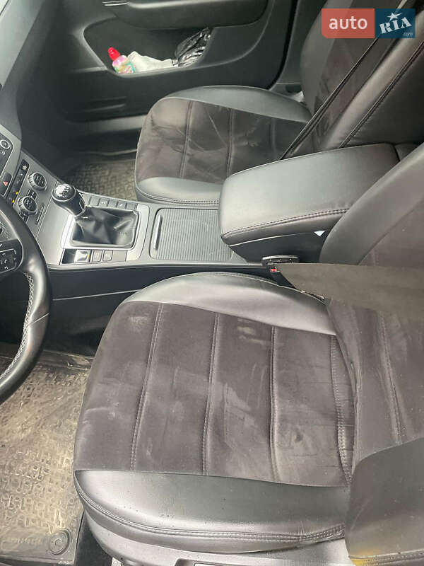 Універсал Volkswagen Passat 2013 в Луцьку