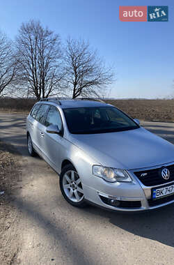 Универсал Volkswagen Passat 2010 в 