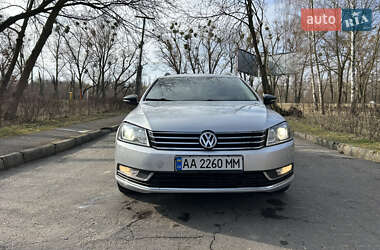 Универсал Volkswagen Passat 2014 в Киеве