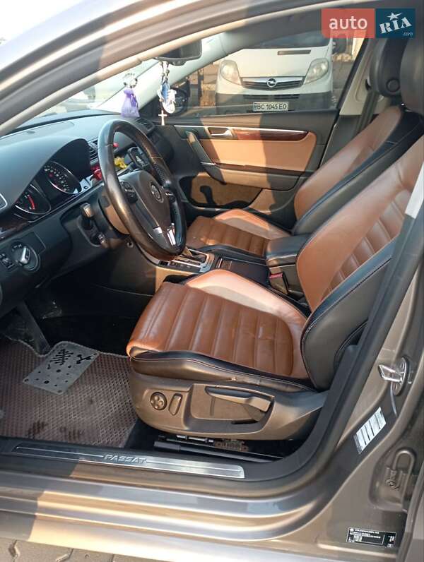 Универсал Volkswagen Passat 2011 в Львове