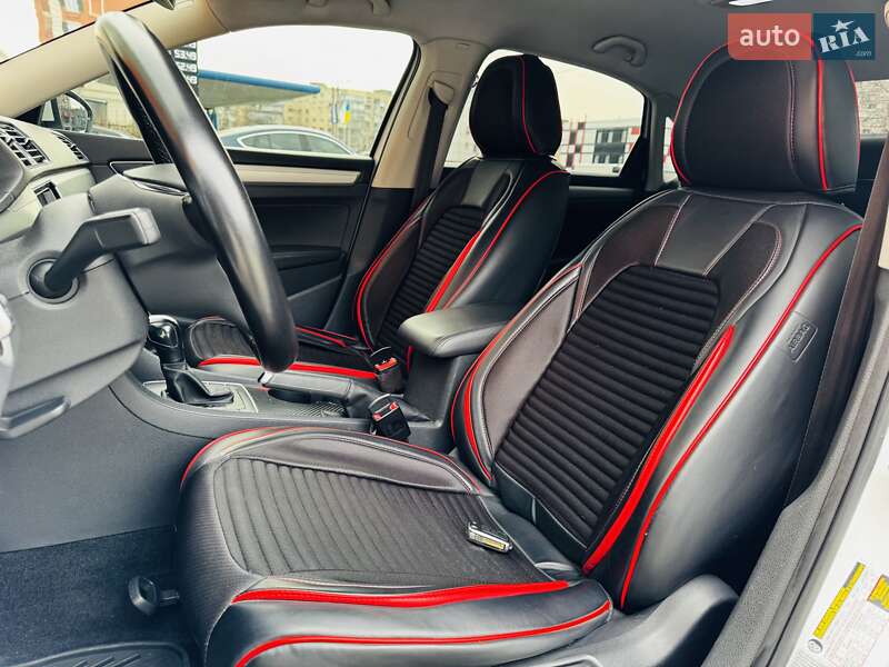 Седан Volkswagen Passat 2016 в Одессе