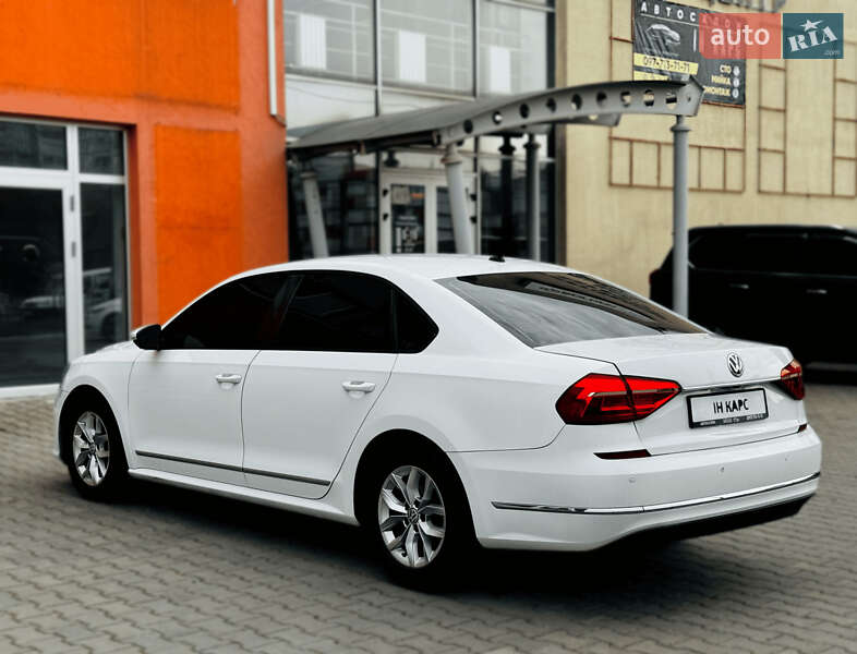Седан Volkswagen Passat 2016 в Одессе