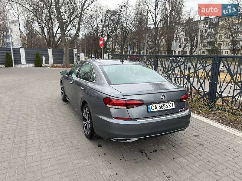 Седан Volkswagen Passat 2021 в Черкассах