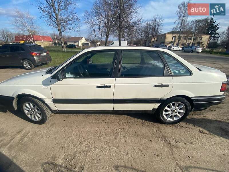 Седан Volkswagen Passat 1991 в Чернобае