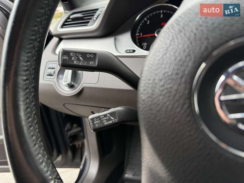 Универсал Volkswagen Passat 2012 в Хусте