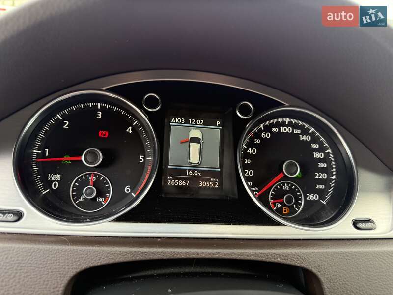 Универсал Volkswagen Passat 2012 в Хусте