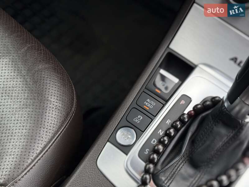 Универсал Volkswagen Passat 2012 в Хусте