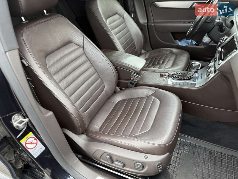 Универсал Volkswagen Passat 2012 в Хусте