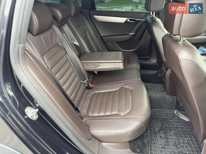 Универсал Volkswagen Passat 2012 в Хусте