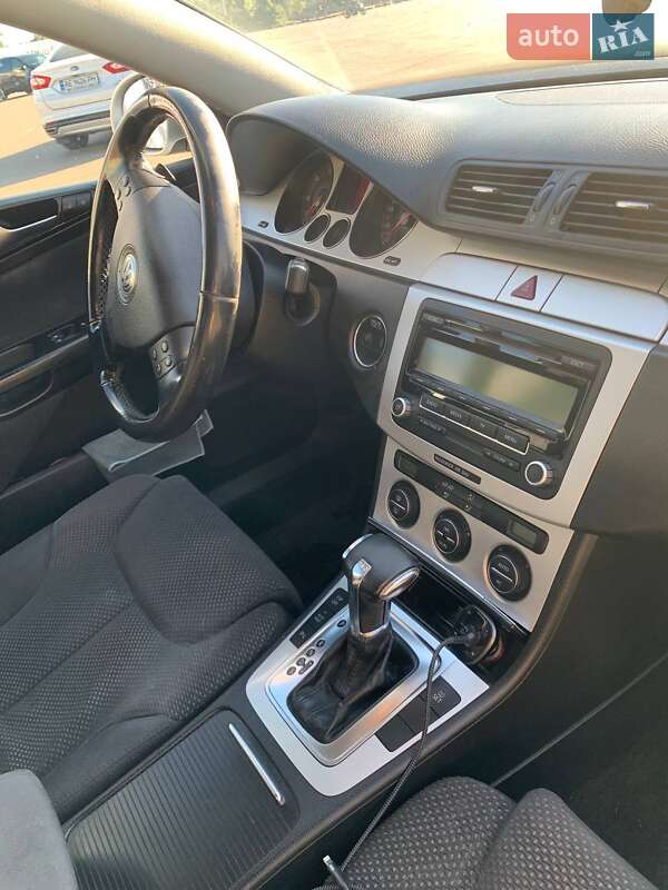Седан Volkswagen Passat 2009 в Києві