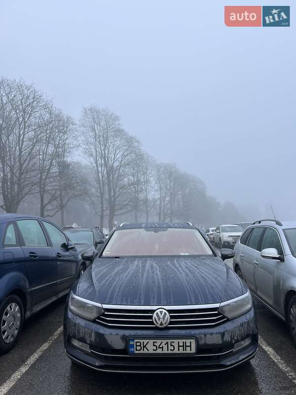 Универсал Volkswagen Passat 2015 в Вараше