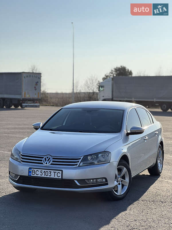 Volkswagen Passat 2011