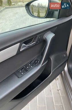Универсал Volkswagen Passat 2011 в 