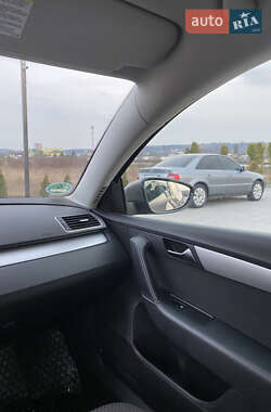 Универсал Volkswagen Passat 2011 в 