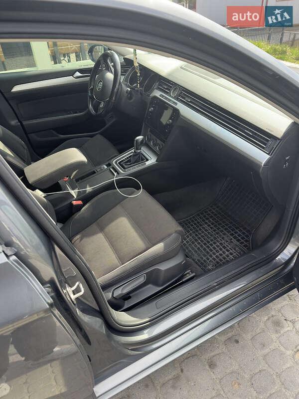 Универсал Volkswagen Passat 2017 в Львове