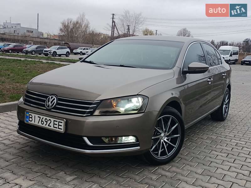 Седан Volkswagen Passat 2011 в 