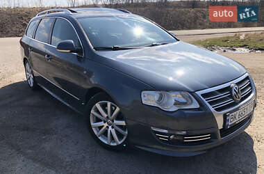 Универсал Volkswagen Passat 2010 в Ровно