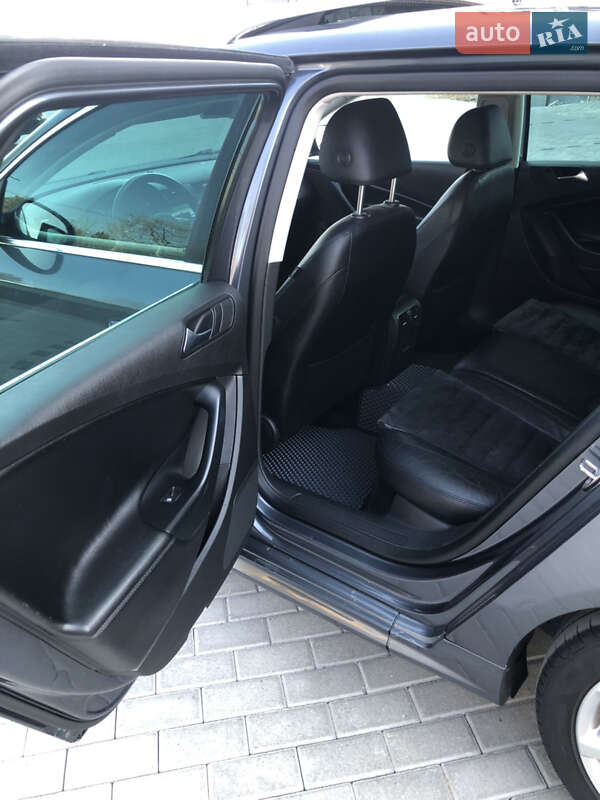 Универсал Volkswagen Passat 2010 в Ровно