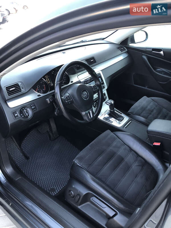 Универсал Volkswagen Passat 2010 в Ровно