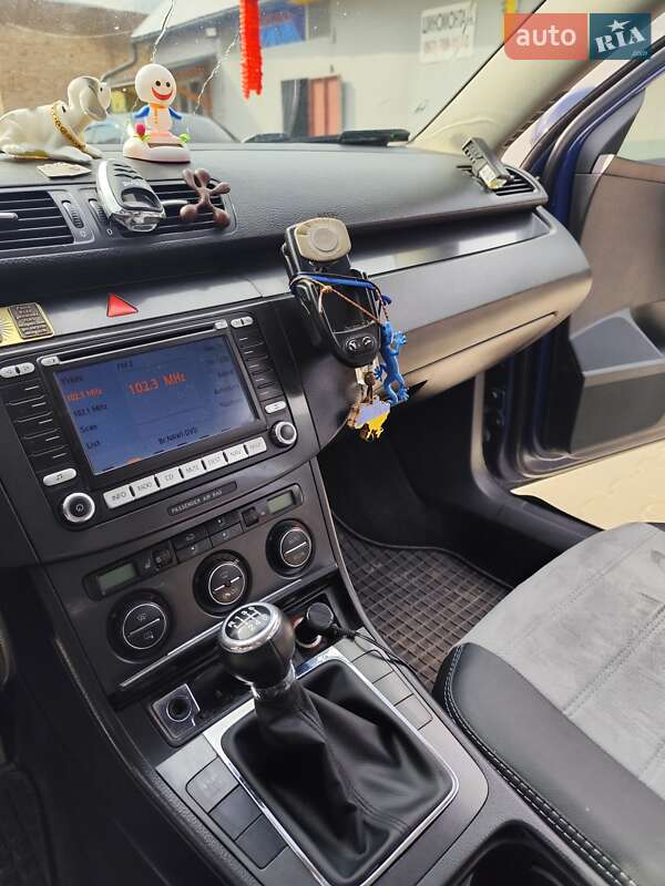 Универсал Volkswagen Passat 2006 в Староконстантинове