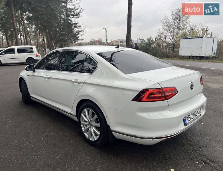 Седан Volkswagen Passat 2015 в Одесі