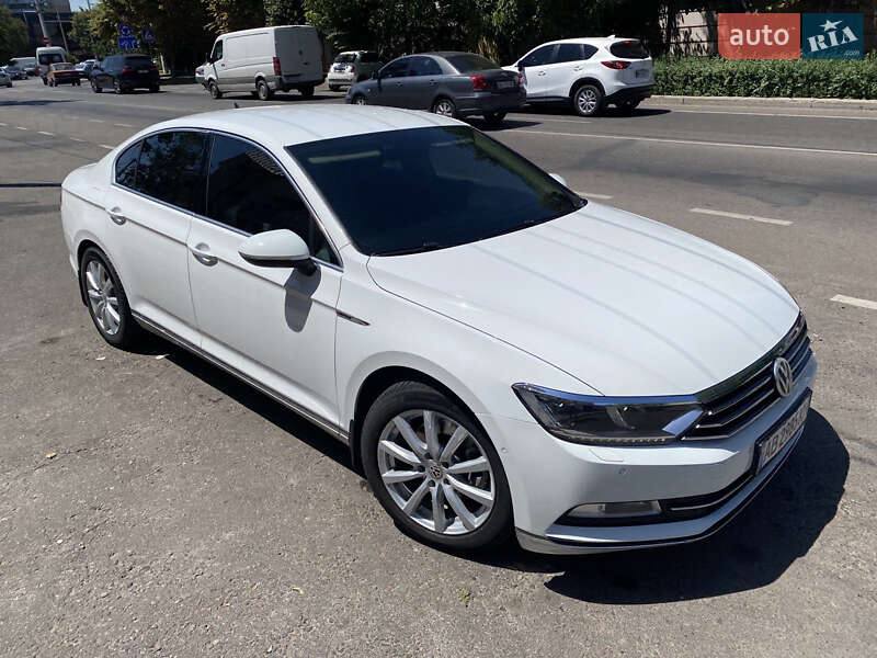 Седан Volkswagen Passat 2015 в Одесі