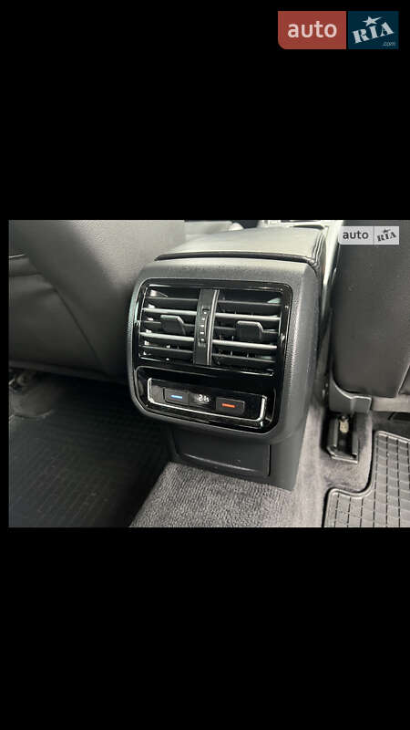Седан Volkswagen Passat 2015 в Одесі