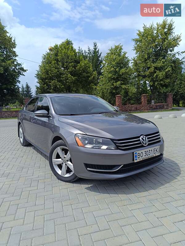 Седан Volkswagen Passat 2012 в Тернополі