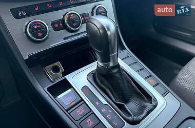 Седан Volkswagen Passat 2011 в 