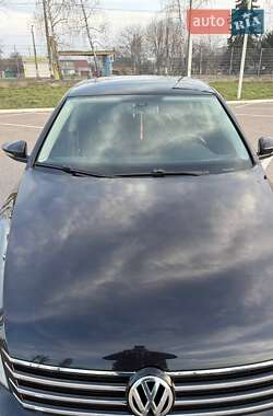 Седан Volkswagen Passat 2011 в 