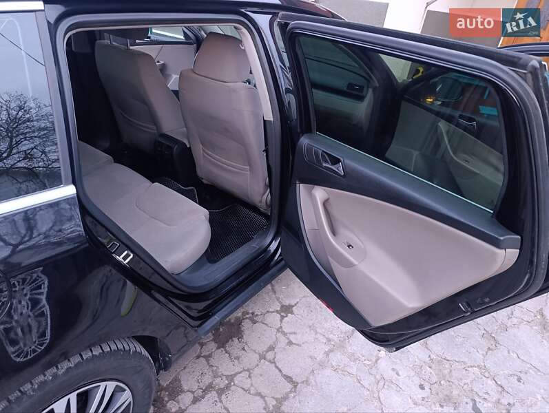 Универсал Volkswagen Passat 2006 в Теофиполе