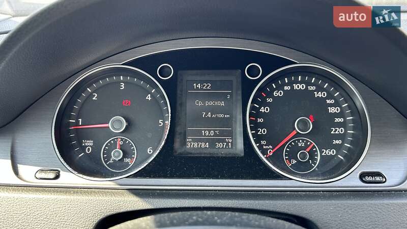 Универсал Volkswagen Passat 2013 в Киеве