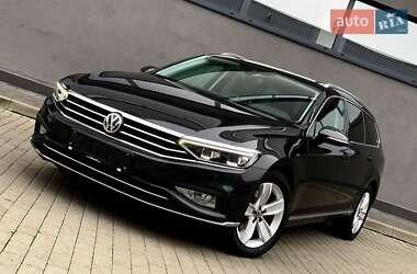 Универсал Volkswagen Passat 2020 в Сваляве