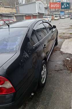 Седан Volkswagen Passat 2001 в 