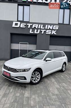 Универсал Volkswagen Passat 2021 в 