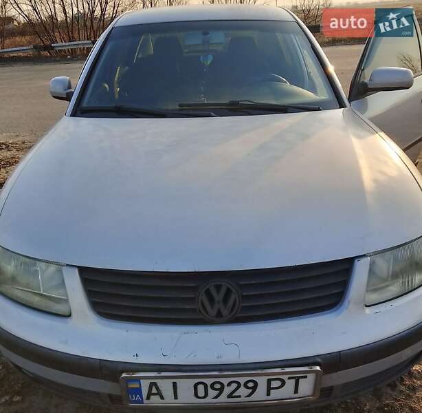 Седан Volkswagen Passat 1997 в Києві