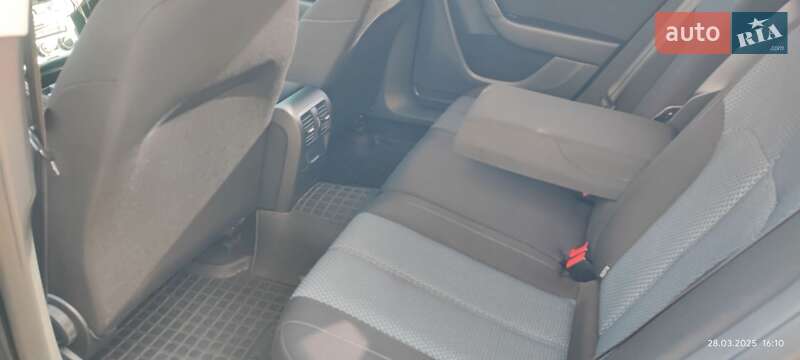 Универсал Volkswagen Passat 2012 в Житомире