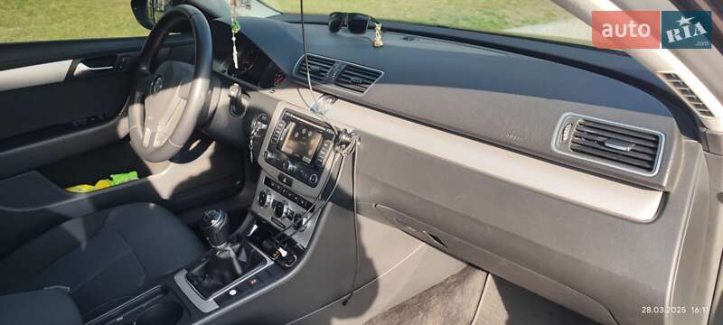 Универсал Volkswagen Passat 2012 в Житомире