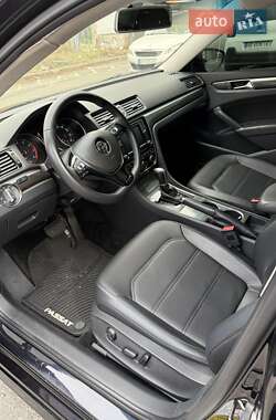 Седан Volkswagen Passat 2017 в 
