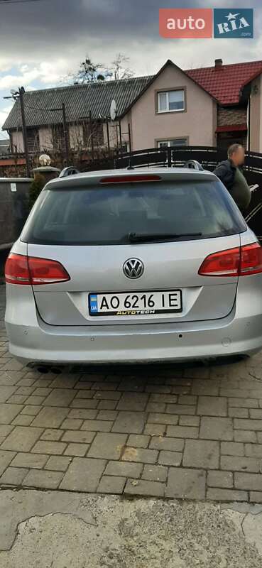Універсал Volkswagen Passat 2012 в Ужгороді