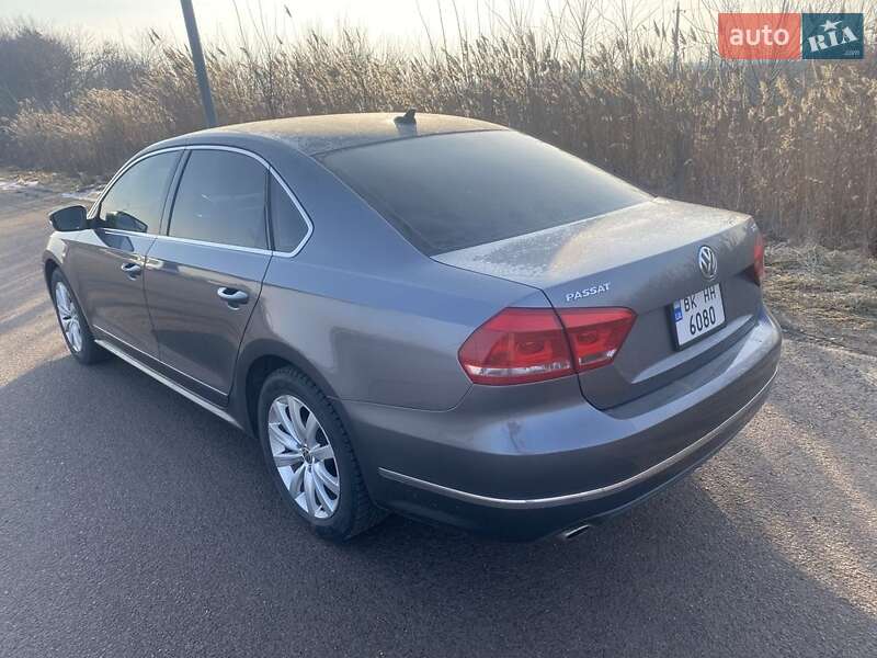 Седан Volkswagen Passat 2013 в Рівному