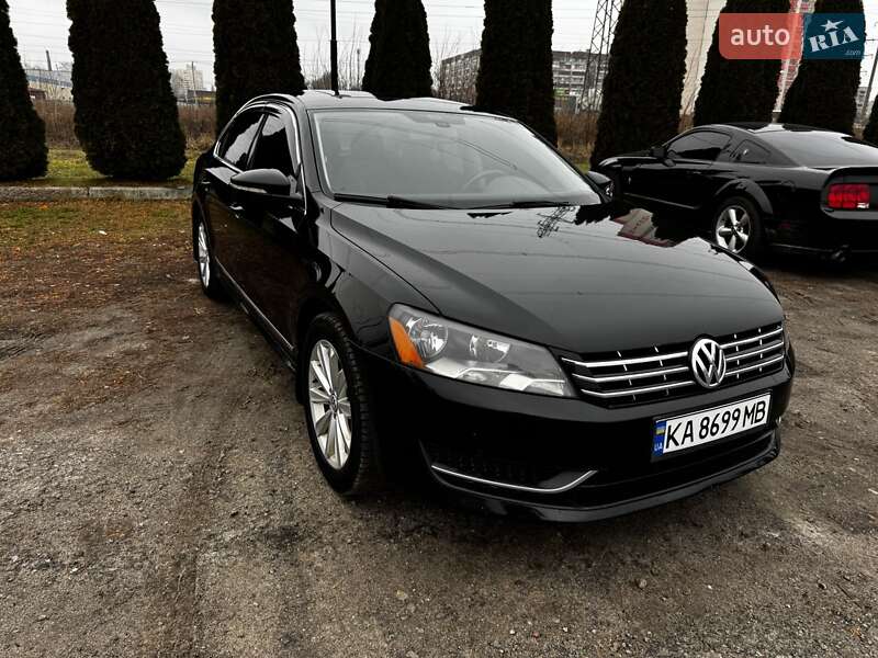 Седан Volkswagen Passat 2012 в Киеве