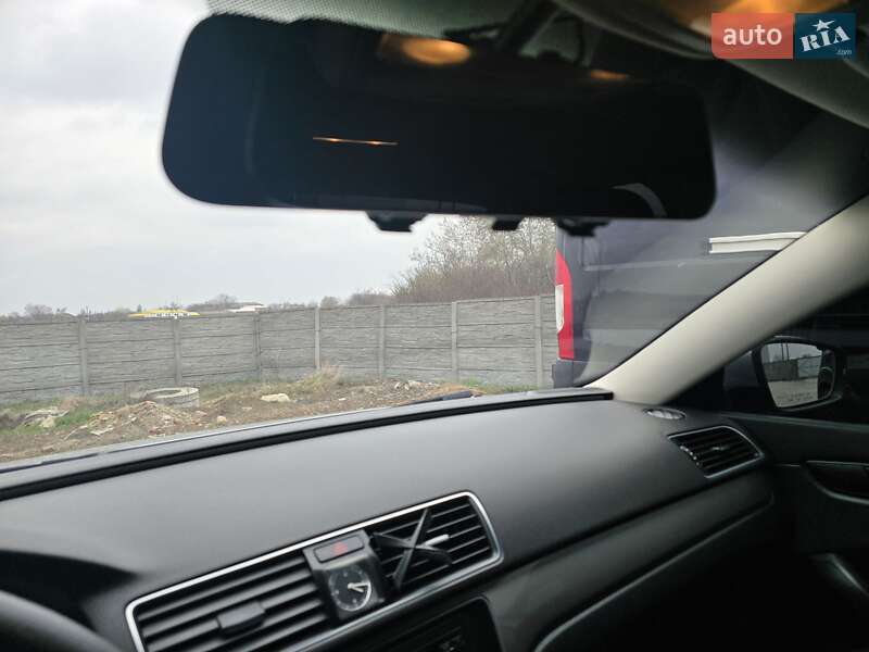 Седан Volkswagen Passat 2014 в Хотине