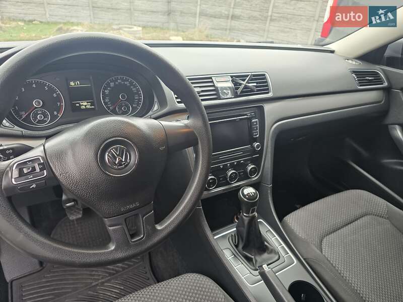 Седан Volkswagen Passat 2014 в Хотине